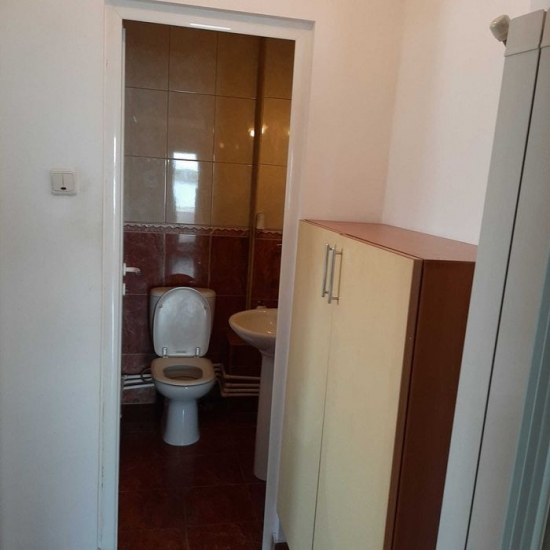 De inchiriat ! Apartament cu trei camere situat in zona Hala Centrala